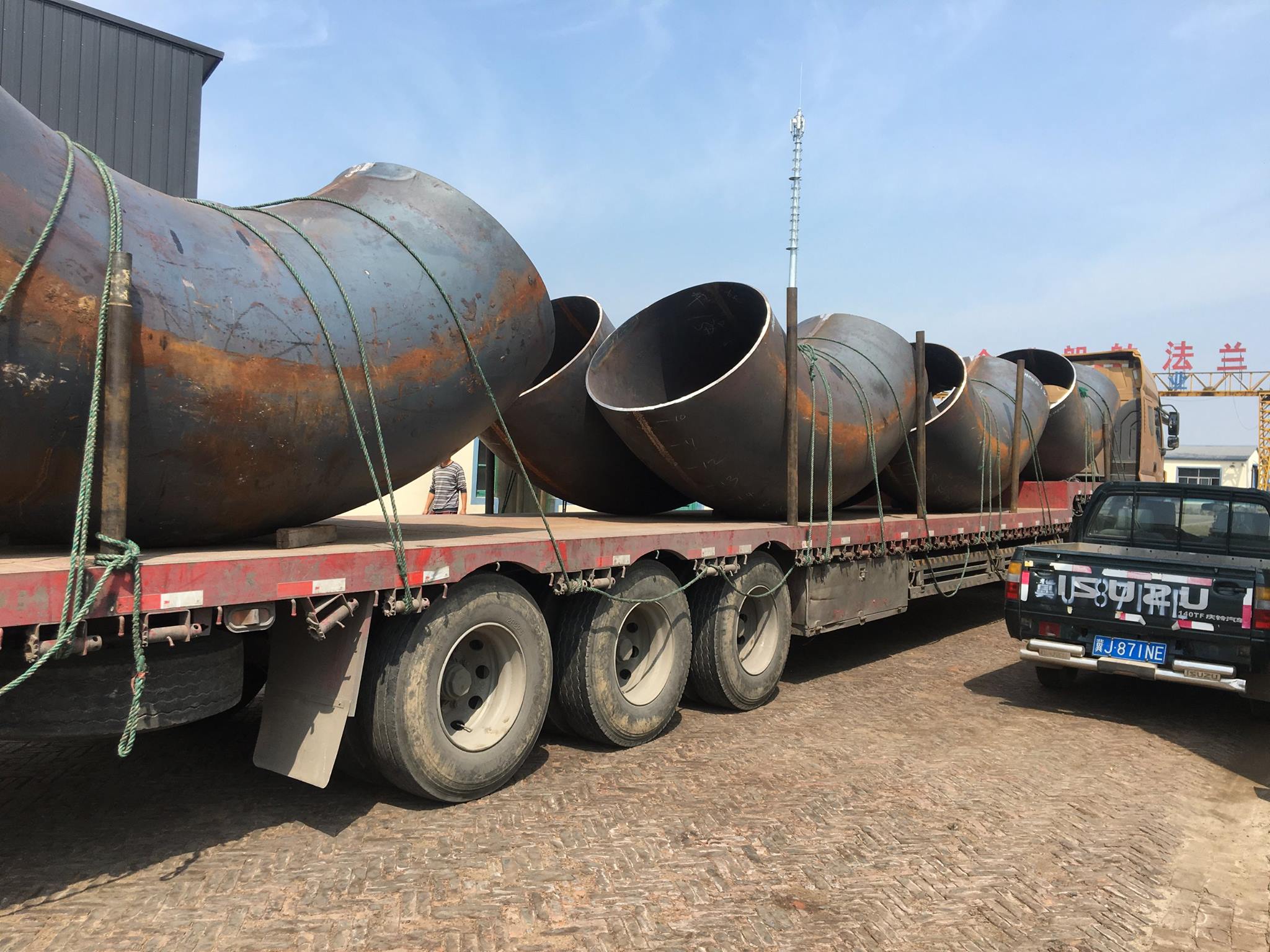 Carbon Steel Elbows in Pipeline